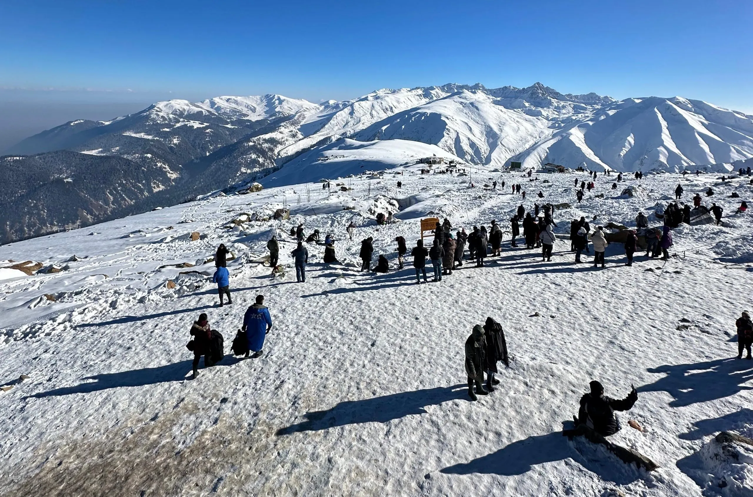 Sub-zero temperatures grip Kashmir, Gulmarg coldest at minus 8.6°C