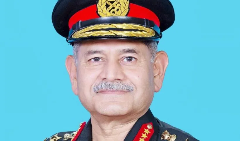 Army chief visits forward posts in Kashmir, calls for continued vigilance along LoC