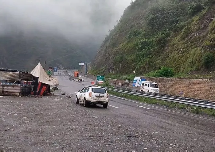 Jammu–Srinagar highway is open for all vehicles from both sides