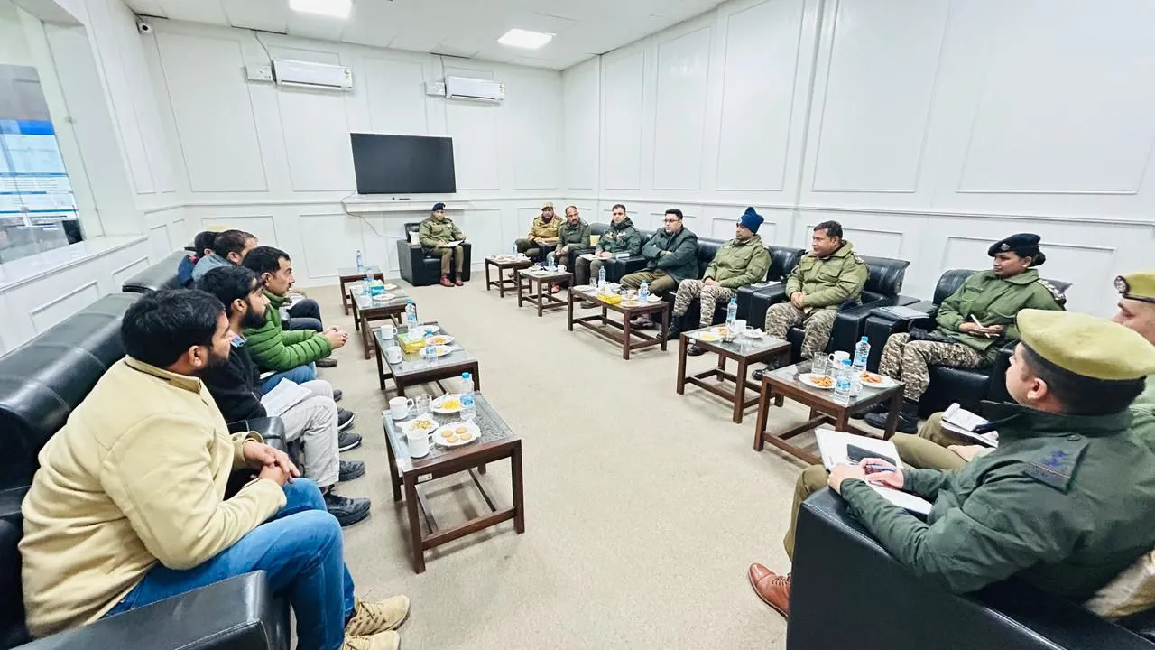 SSP Kulgam chairs Joint Security Review Meeting of Navyug Tunnel