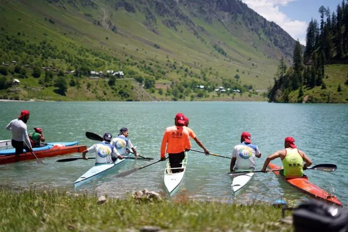 J&K Water Sports Kayaking and Canoeing Association flags off 30 players for Dragon Boat nationals Championship in Bhopal